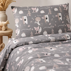 Girls’ woodland animals single duvet cover set in truffle grey and blush pink, made from 100% cotton. Fabricco Uk Baby Shop