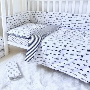COT  BEDDING SET WITH BUMPER FOR BOYS  & GIRLS MONOCHROME NURSERY PERFECT FOR COT BED 60 X 120 CM  We love simplicity. Beautiful bedding with a black and white design and matching products are available, this unique and unisex theme makes a super stylish statement in a little one's room.