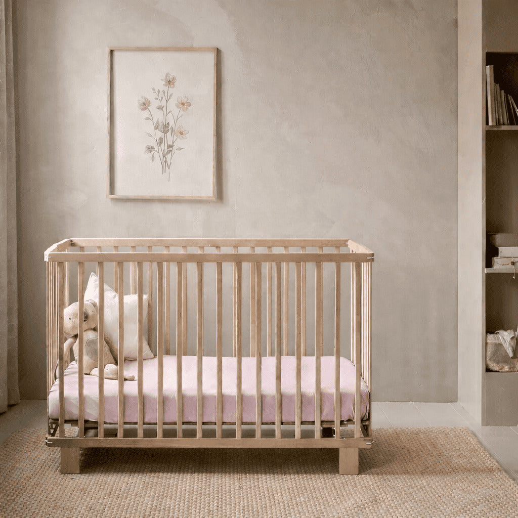Gentle nursery with botanical touch, dusty pink baby fitted sheet