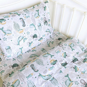 3-piece sea life bedding set with duvet cover, pillowcase, and matching fitted sheet in ocean-themed pattern