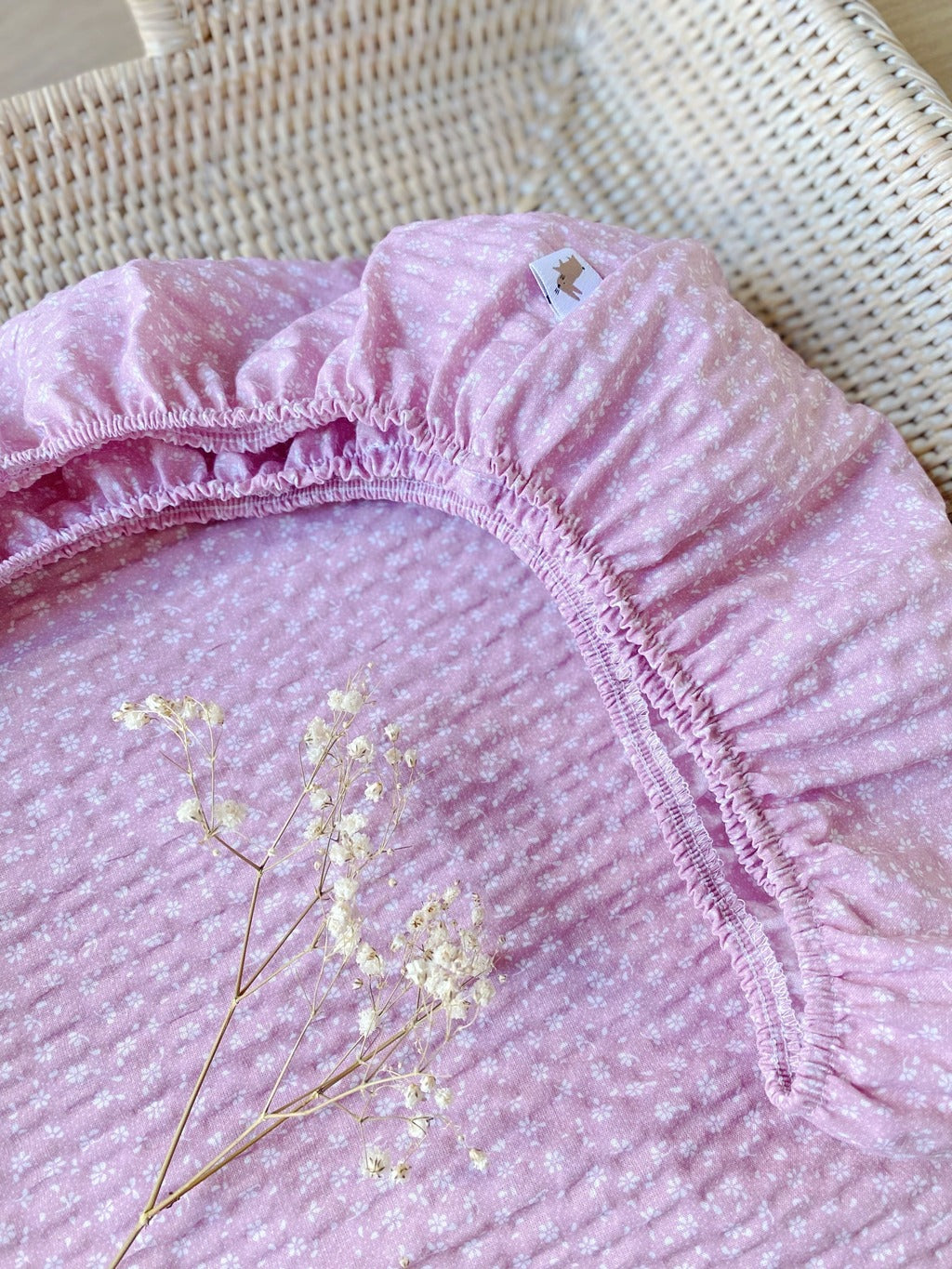 snuzpod baby fitted sheet , Seersucker fitted sheet with meadow flowers in soft pink, 100% cotton