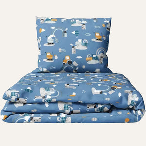 child's bedroom with this fun and cozy boys' single bed duvet cover set.