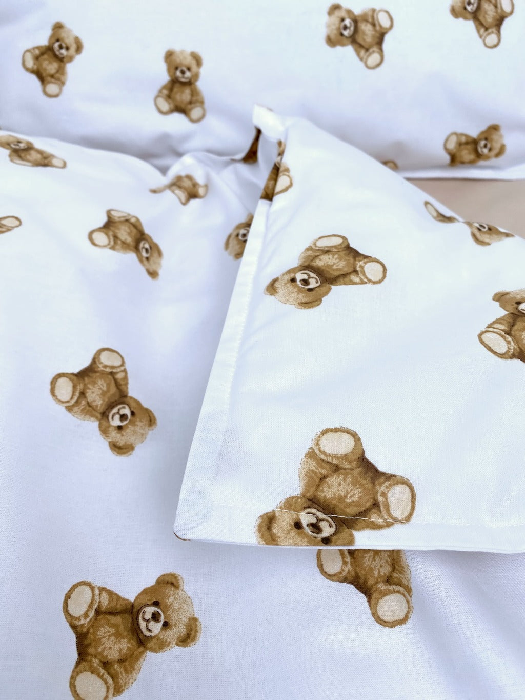 Baby  cot bed bedding set with a brown teddy bear 