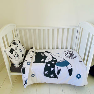 Little Hero design for baby boy. Cute monochrome design with Little Hero on one side and smaller print on reverse.   The Cot Baby Duvet Set includes:  1 duvet cover 90 x 120 cm (safety zipper without puller) 1 pillowcase 40 x 60 cm (with zipper without puller)