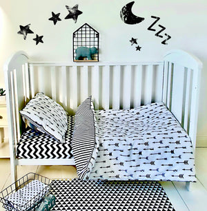 Monochrome Duvet Cover, Pillowcase for Babies, Arrows Print