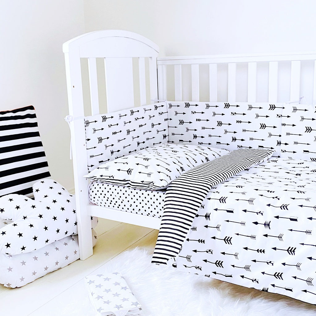 COT  BEDDING SET WITH BUMPER FOR BOYS  &amp; GIRLS MONOCHROME NURSERY PERFECT FOR COT BED 60 X 120 CM  We love simplicity. Beautiful bedding with a black and white design and matching products are available, this unique and unisex theme makes a super stylish statement in a little one's room. 